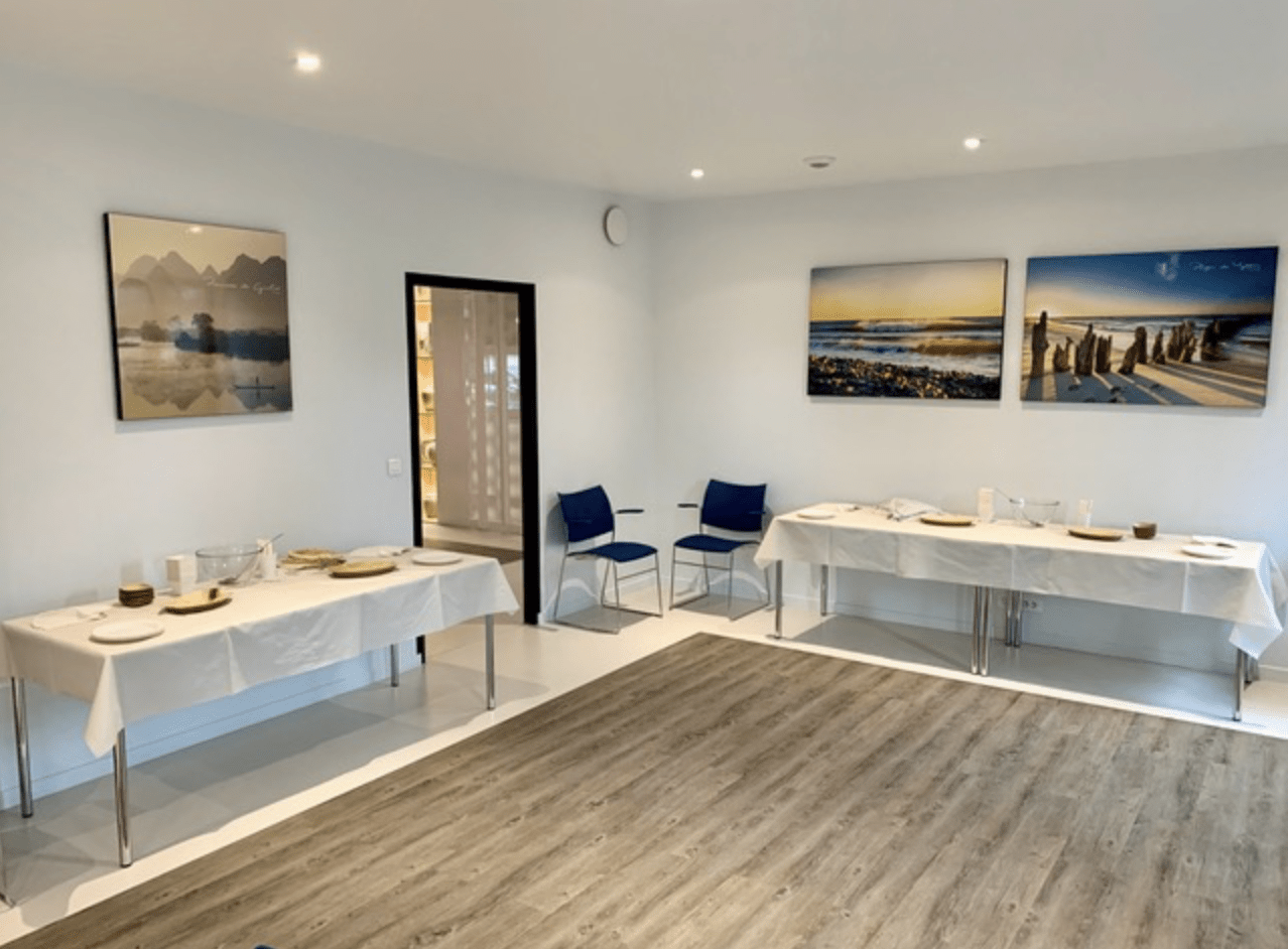 salle de convivialité blanc mesnil